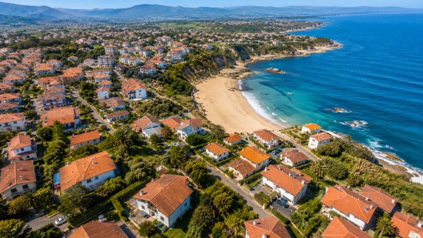 Prix au m² sur la côte basque : comparatif par ville