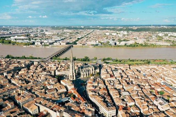 Quels sont les prix de l'immobilier pour une location au mois à Bordeaux ?